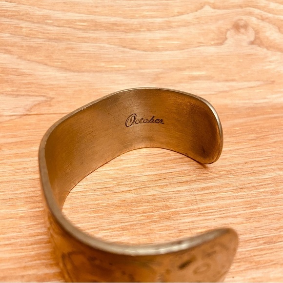 October Beautiful Unisex Salisbury Pewter Adjustable Floral Design Cuff Bracelet - Picture 4 of 5